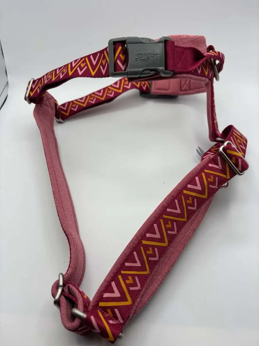 Hurtta Razzle-Dazzle Padded Y-Harness in Beetroot, Size 80-100 cm